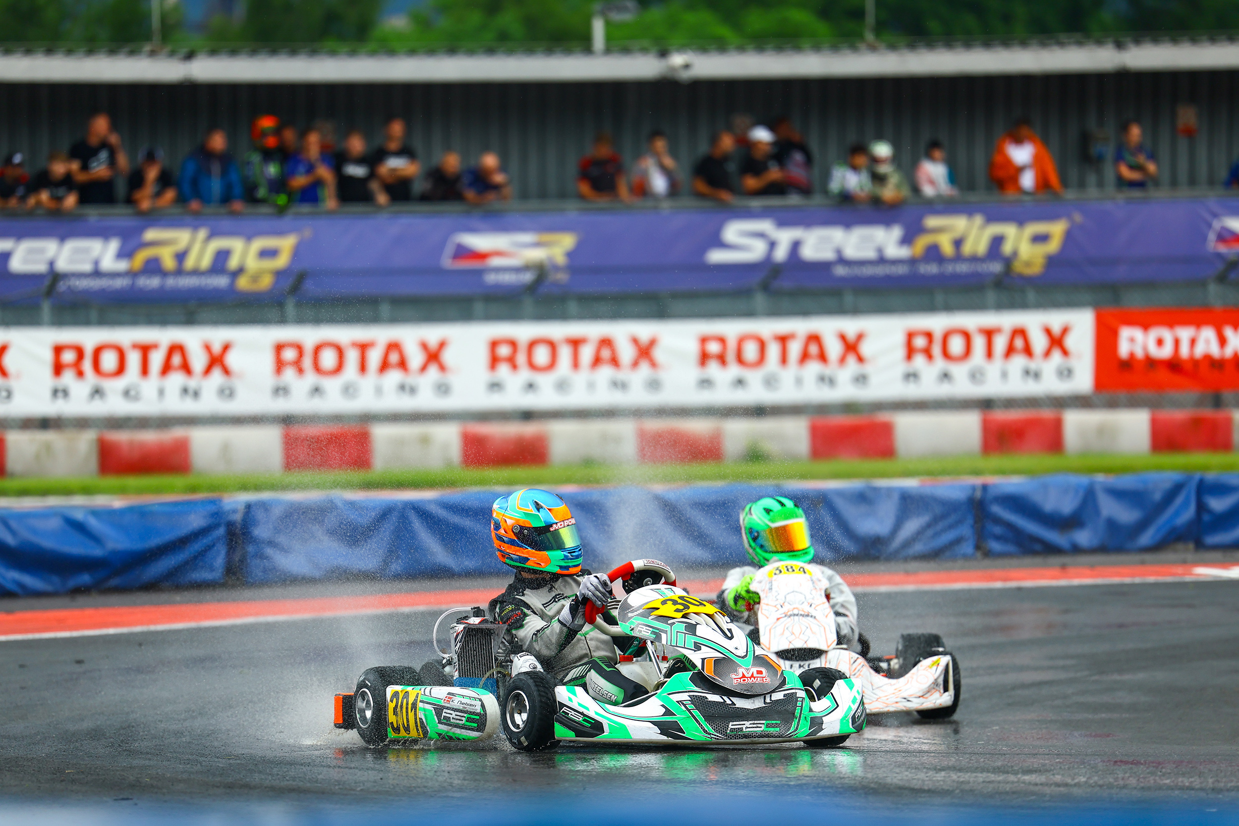 RMCET Rd2 Senior MAX on Track Rain Hellofoto